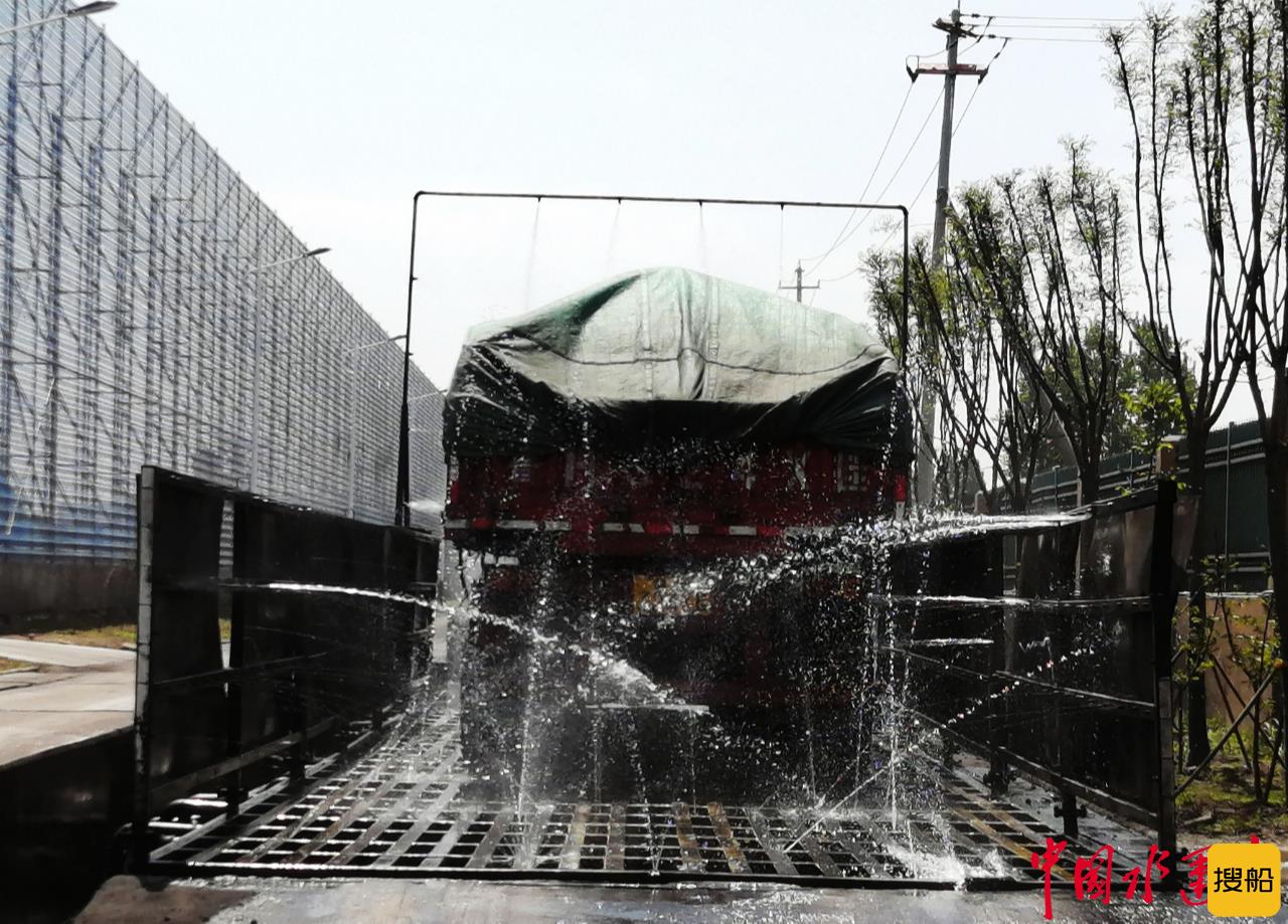 全自动智能喷水 污水沉淀循环用 梁山港全自动洗车台实用又环保