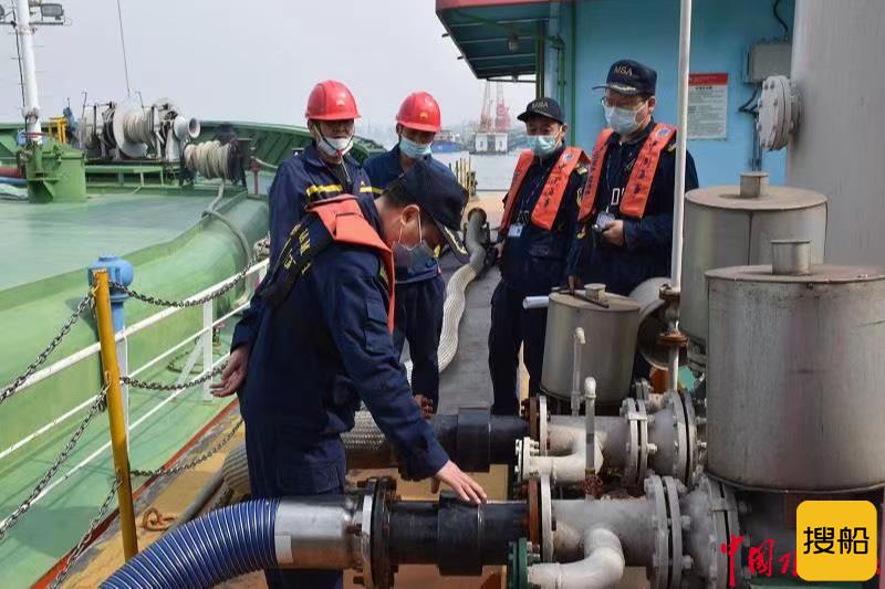 荆州海事局强化水位交替期危险品码头及船舶安全监管