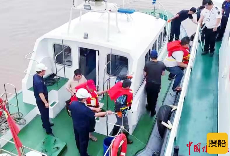 舟山海事紧急救援一搁浅船 5名船员脱险