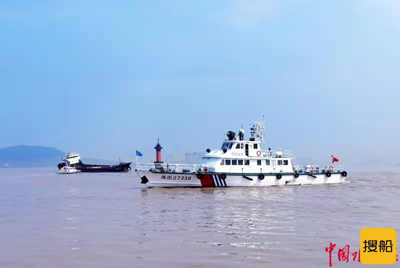 舟山海事紧急救援一搁浅船 5名船员脱险