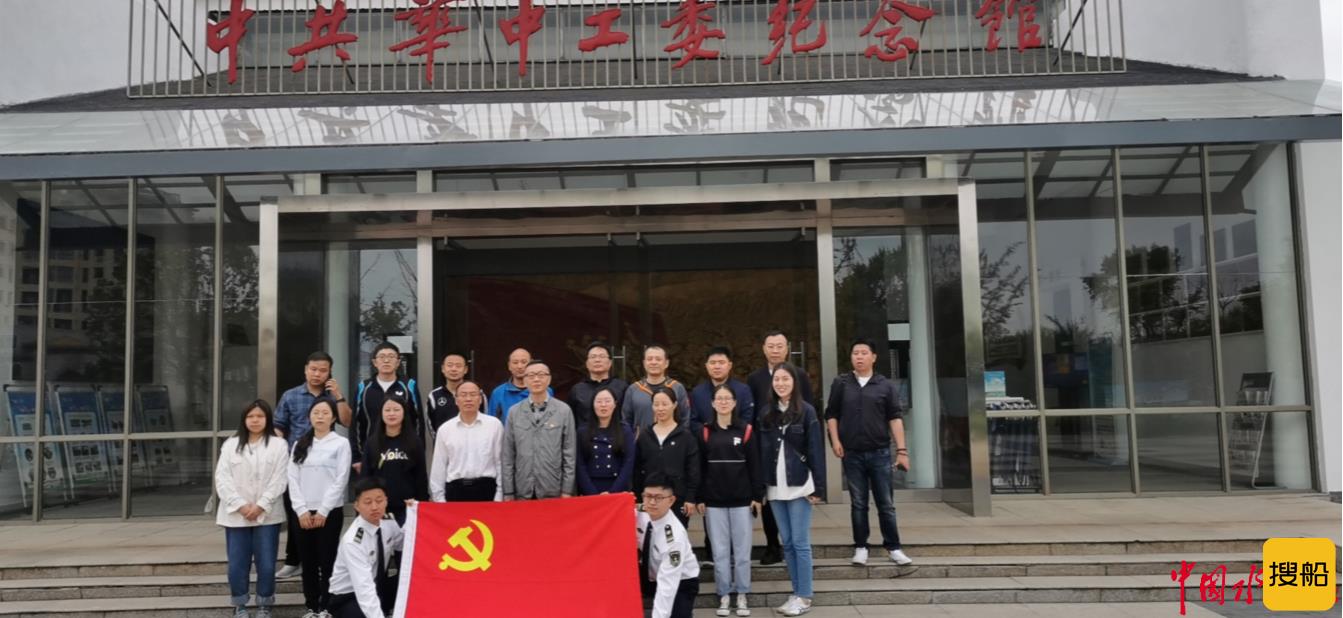 盐城交通执法支队瞻仰红色遗迹学习党史