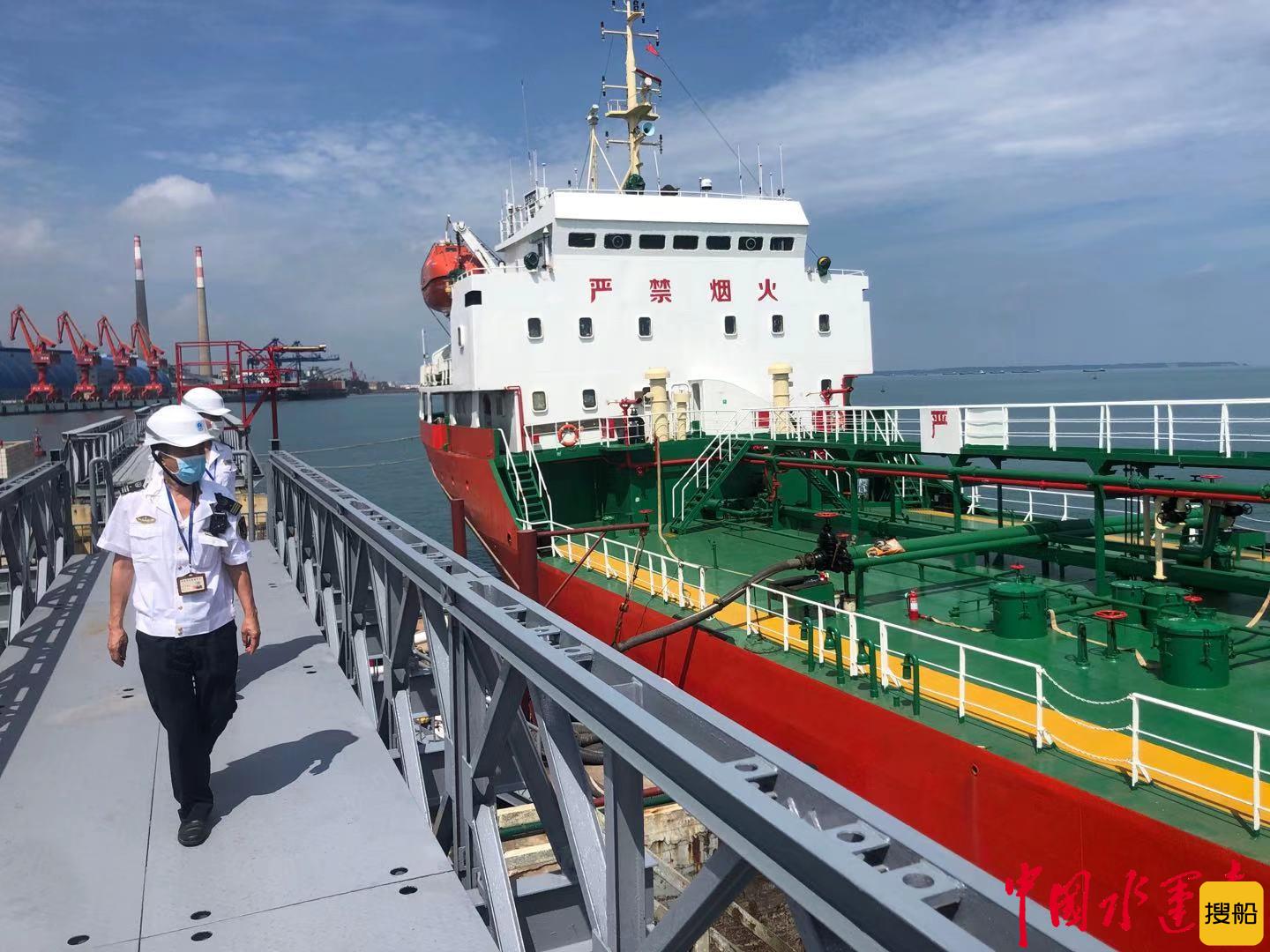 抗酷暑 保平安 海口海事局加强高温天气危险品船舶作业现场监管