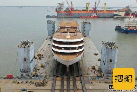 招商局邮轮建造首艘长江新一代高端邮轮下水