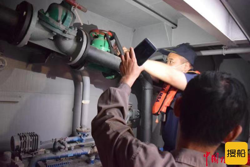 荆州海事局扎实推进到港船舶水污染物零排放管理