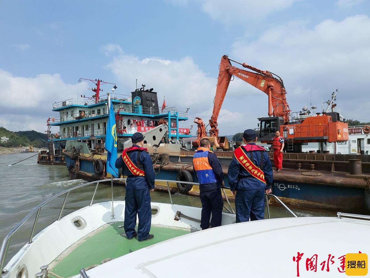 长江四川段现特枯水情 长航四川区域成员单位携手应对服务港航企业