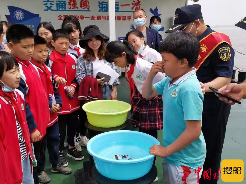 党史润童心 武汉金口海事处与子林小学开展共建活动