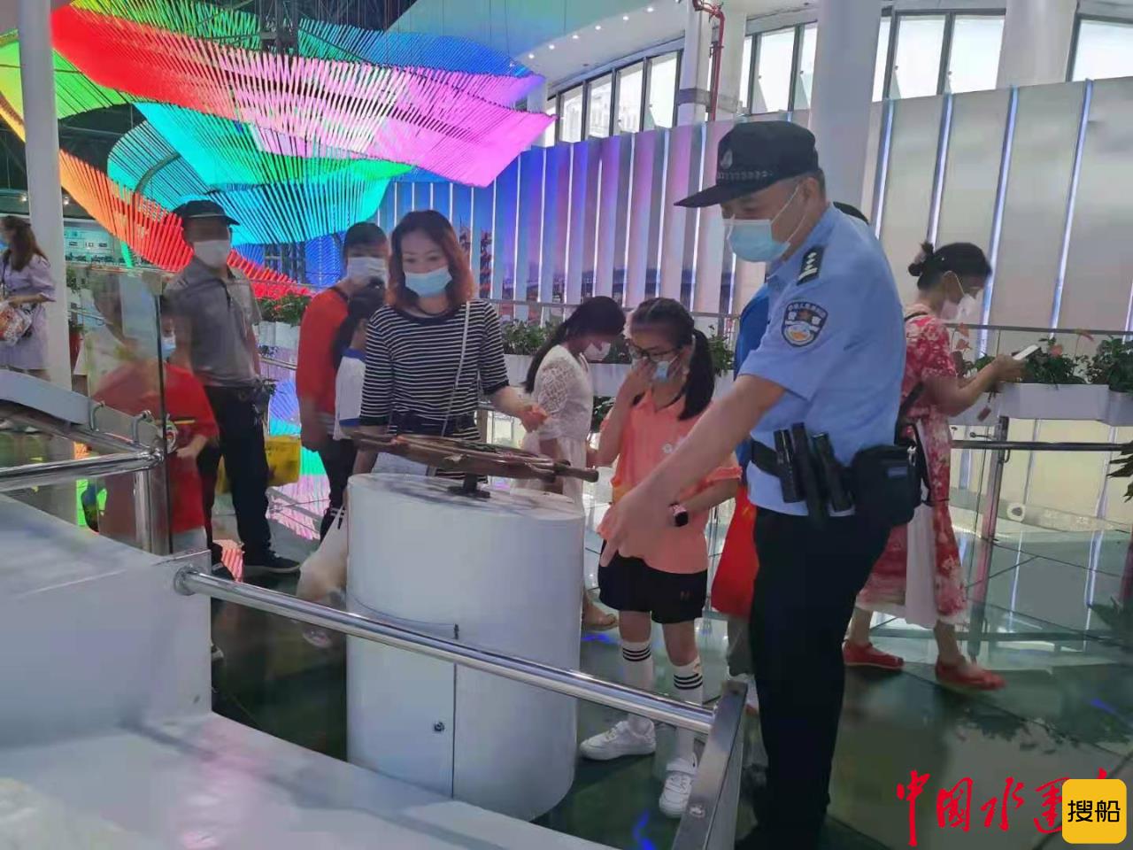 全员出动!长航武汉公安民警守护辖区“安全六一”