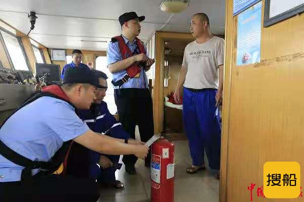 利剑出鞘 护卫长江和谐稳定