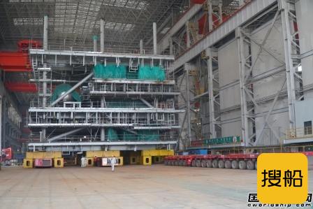启东中远海运海工M022 FPSO模块项目完成车间搭载