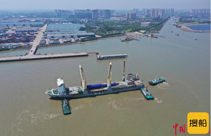 “夹心式”超常规引航  助力重要设备出口