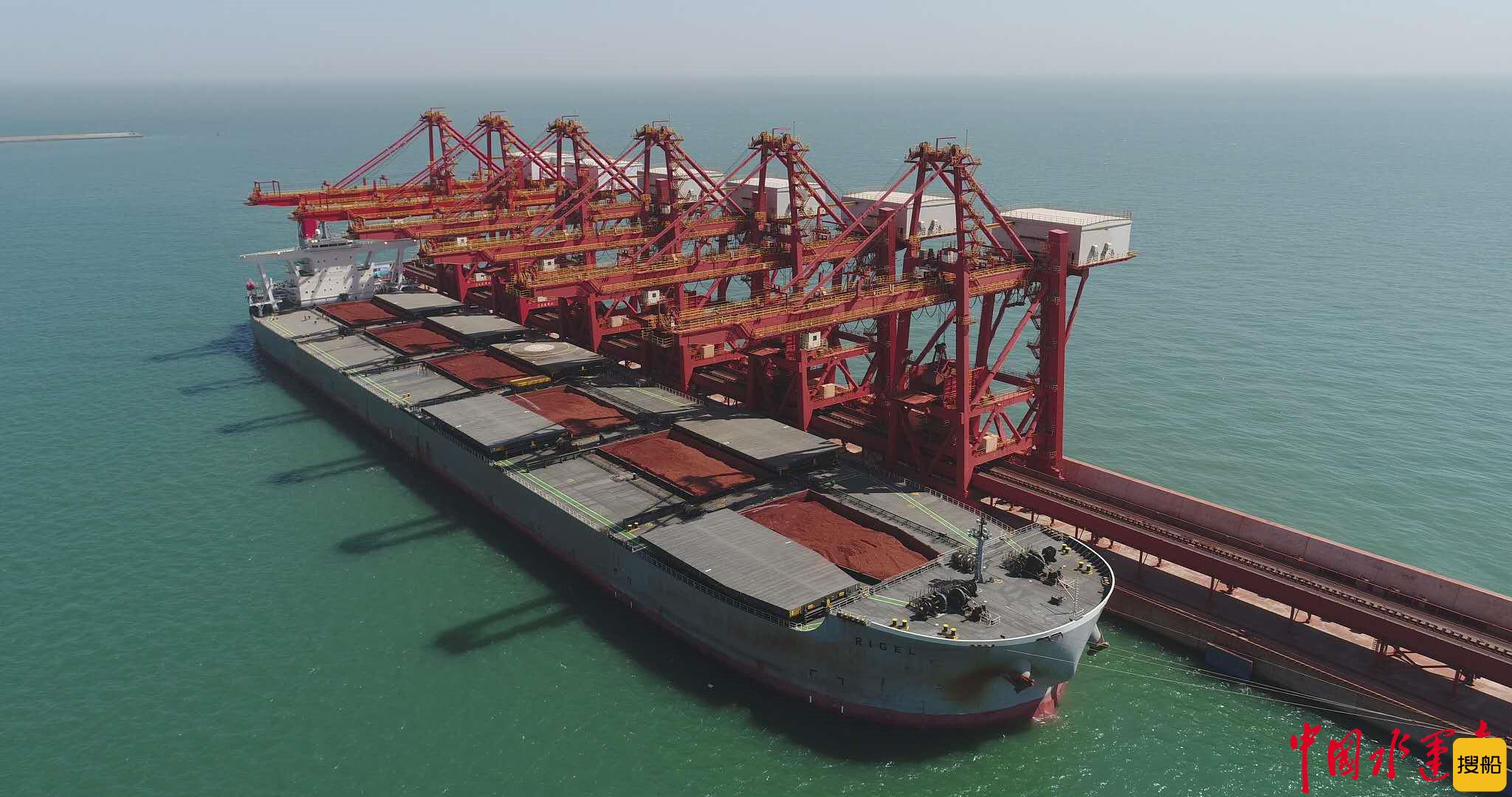 山东港口烟台港1-5月外贸进口铝土矿同比增长7.1%