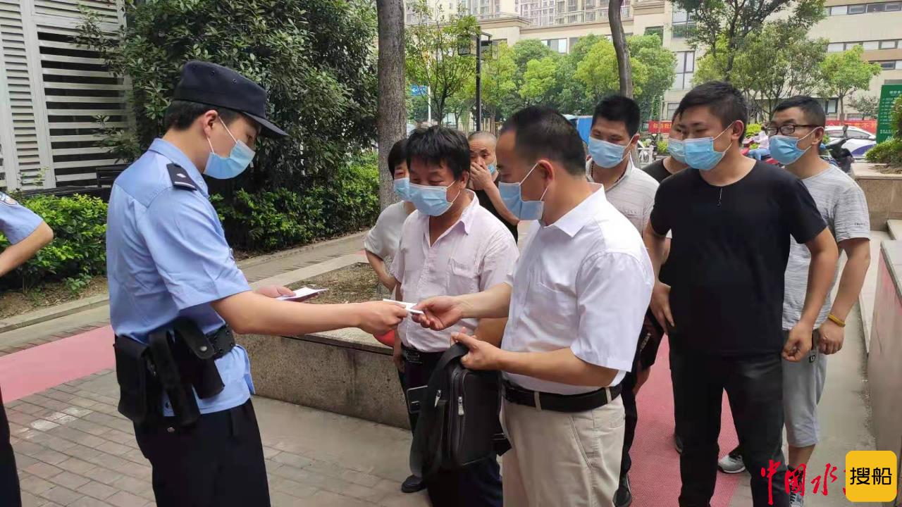 船舶滞留锚地半月 民警多方奔走助其接种疫苗、顺利复产