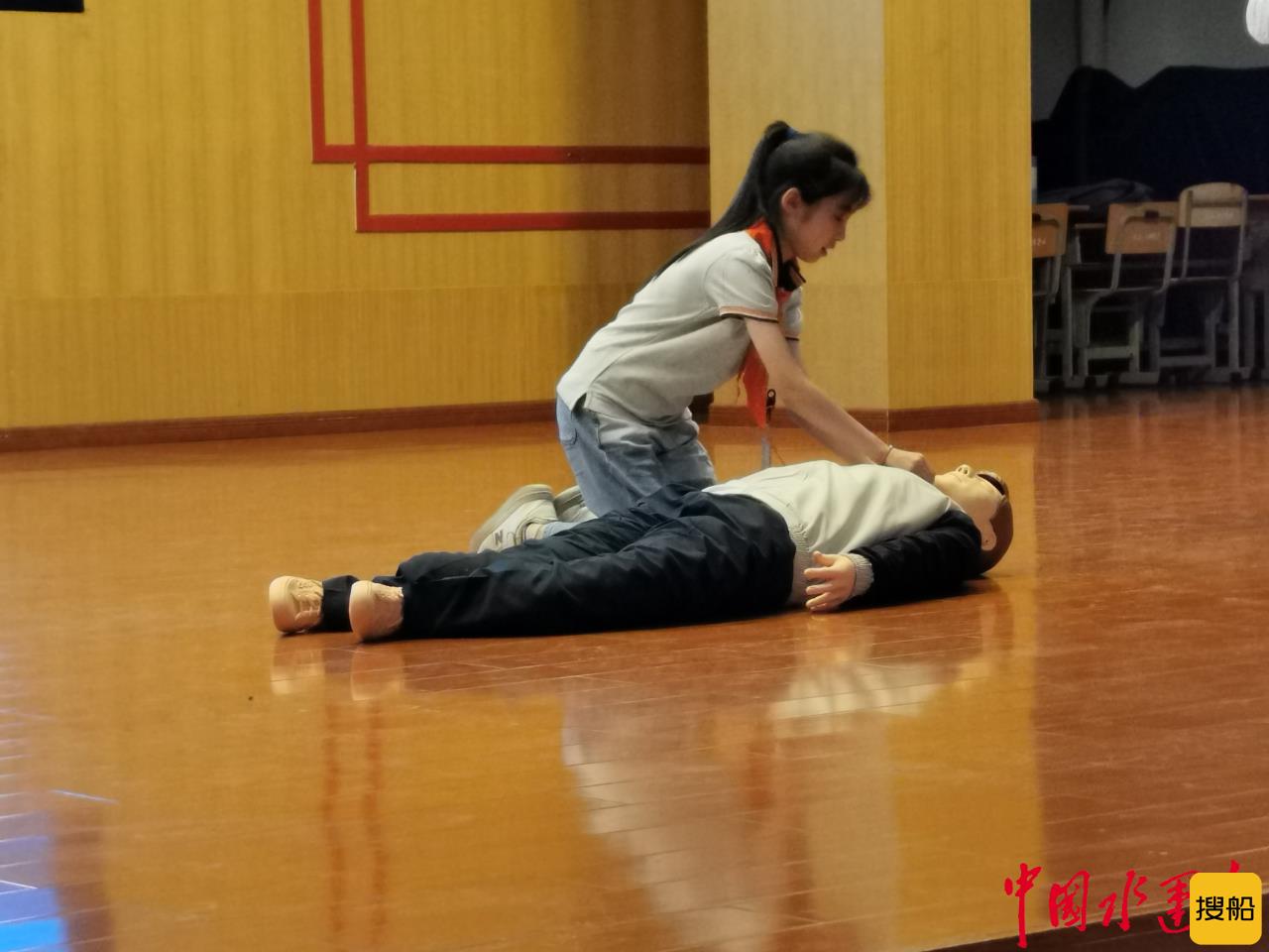 300余名小学生现场学习水上安全知识