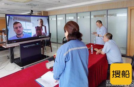 扬子江船业两厂区同日连续交付三艘船