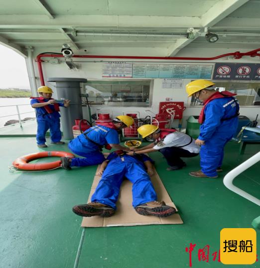 抓牢安全生产防线!肇庆海事指导水上加油站开展综合演练