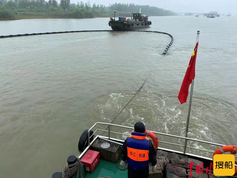 长江阳逻航道处积极参与武汉油码头综合演练
