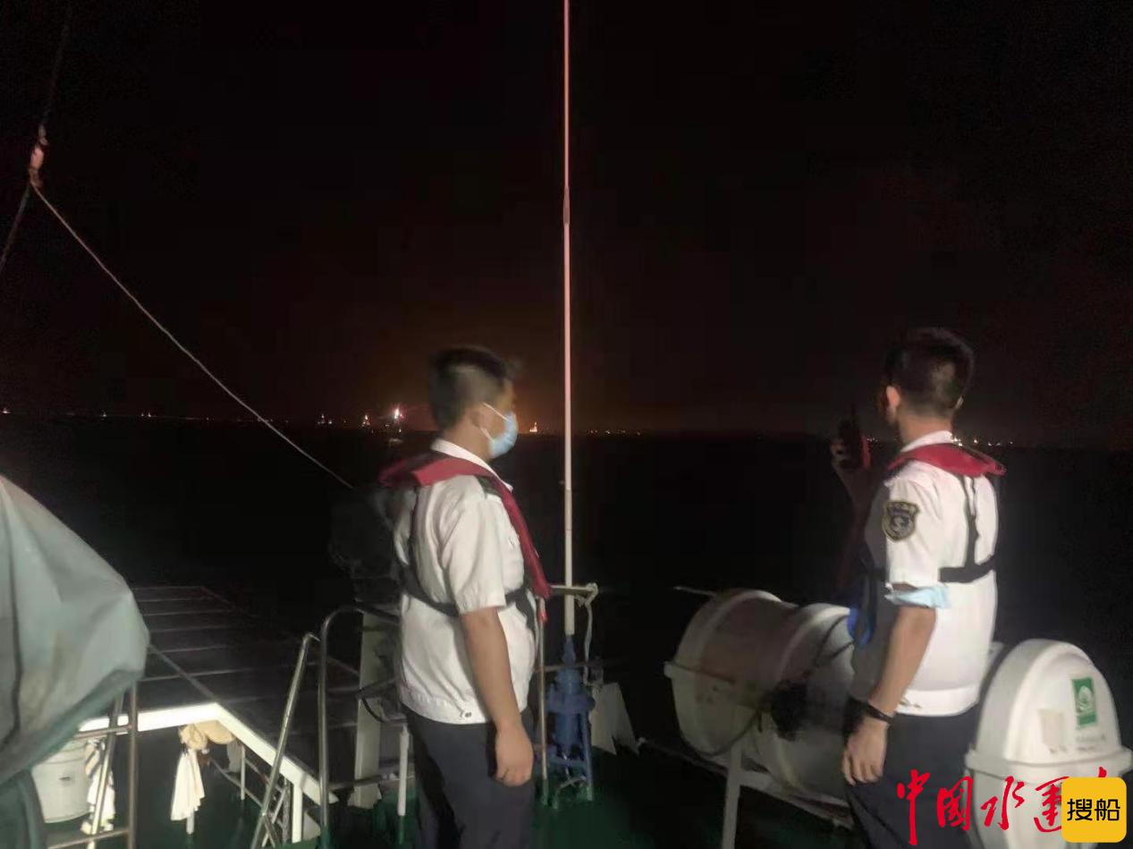 深圳海事保障深中通道E10管节成功安装