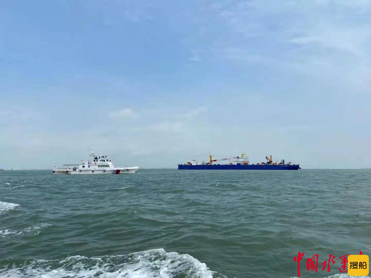 深圳海事保障深中通道E10管节成功安装