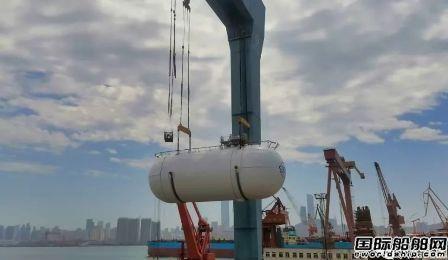 大船集团为中远海运能源建造30万吨原油船91号船顺利出坞