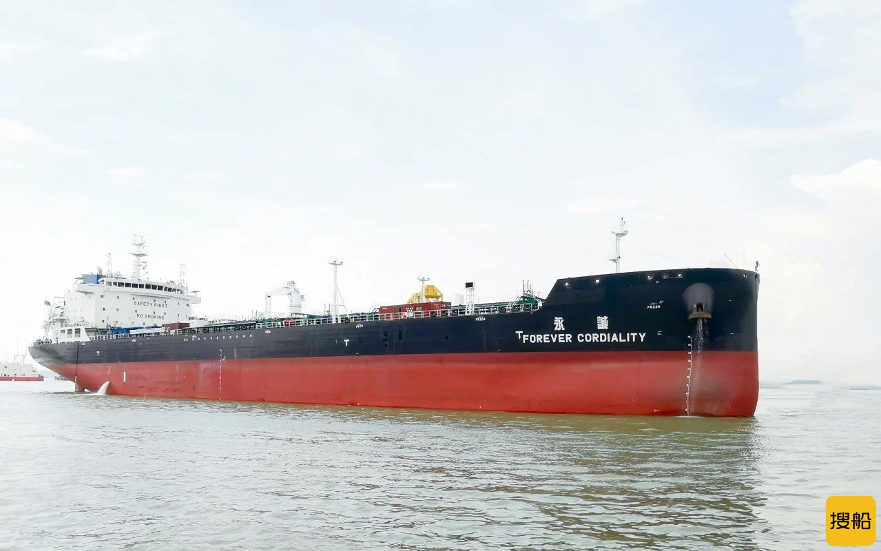 广船国际4.97万吨成品油船“云签字”完成交船