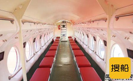国内首艘自主建造大型全潜式旅游观光船海南三亚亮相