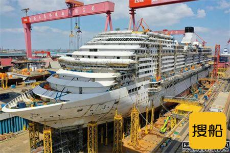 外高桥造船首制大型邮轮H1508船烟囱区域搭载贯通
