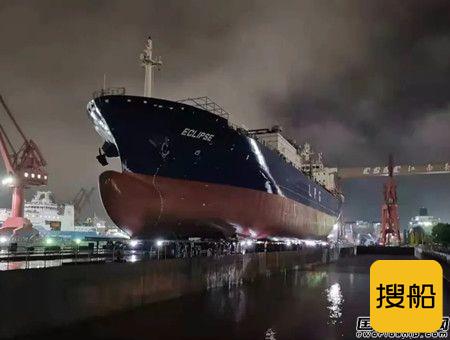 江南造船首艘22000立方米乙烯运输船下水