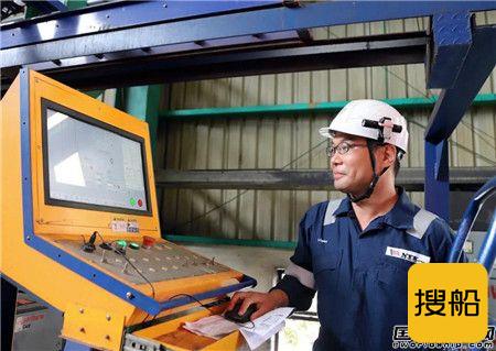 南京金陵船厂首艘7000车位双燃料汽车运输船开工,