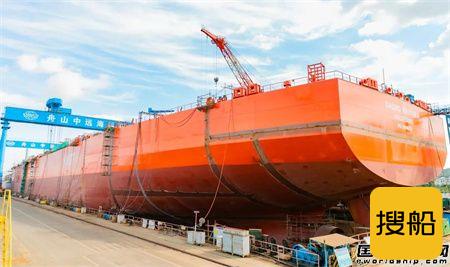 舟山中远海运重工15.4万吨穿梭油轮N786完成主机吊装节点