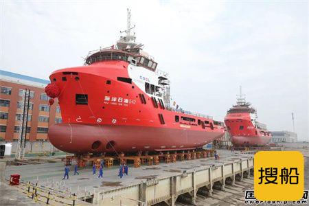 武船集团两型4000马力LNG动力守护供应船下水,