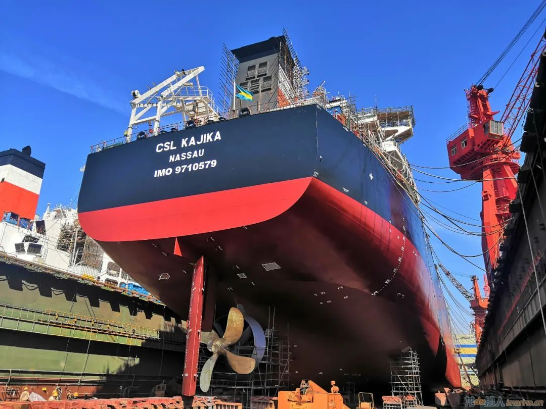 南通中远海运船务大型自卸改装船“弗拉门科”轮完工开航