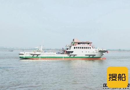 镇江船厂同日两艘拖船开工一艘浮油回收船下水,