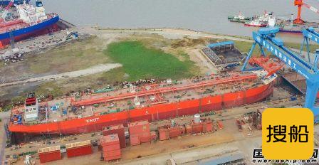 舟山中远海运重工穿梭油船N786实现主船体成型,