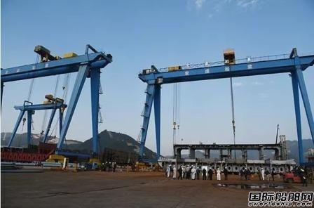 宏盛造船建造国内首艘160M电力推进甲板运输船下水,