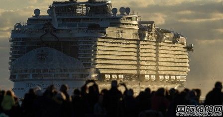 全球最大豪华邮轮“海洋奇迹”号“交付”驶离船厂
