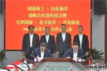 大连中远海运重工建造自升式钻井平台“国裕”号交付离厂,