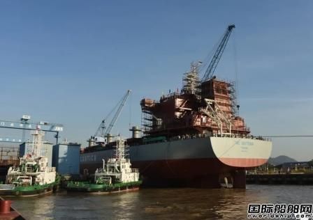  江门南洋船舶一艘4万吨散货船出坞,