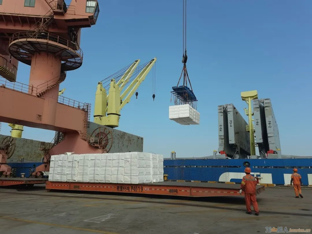 中远海运特运为客户定制的纸浆“专属班列”圆满完成首航
