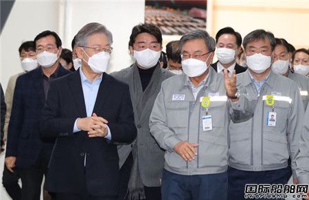  两巨头合并牵动总统大选？韩国执政党候选人到访大宇造船,