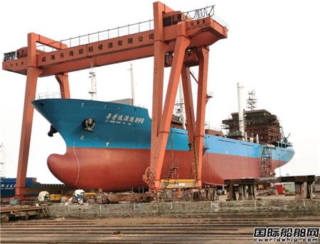国内吨位最大入级渔业辅助船“鲁荣远渔运898”轮下水,