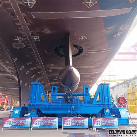 武汉船机首次制造邮轮吊舱安装平台首秀成功,