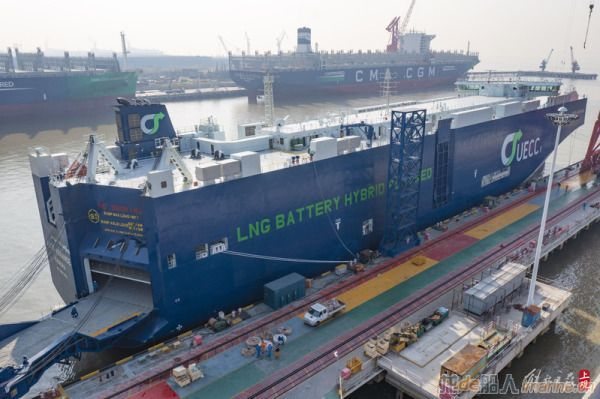 江南造船交付LNG双燃料＋电池混合动力汽车运输船