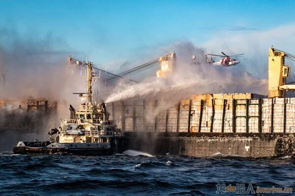 瑞典海岸警卫队：散货船的火势已被控制，但不知何时彻底灭火
