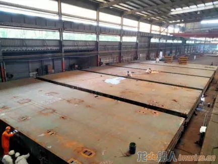 东南造船两艘12500DWT多用途船各迎节点