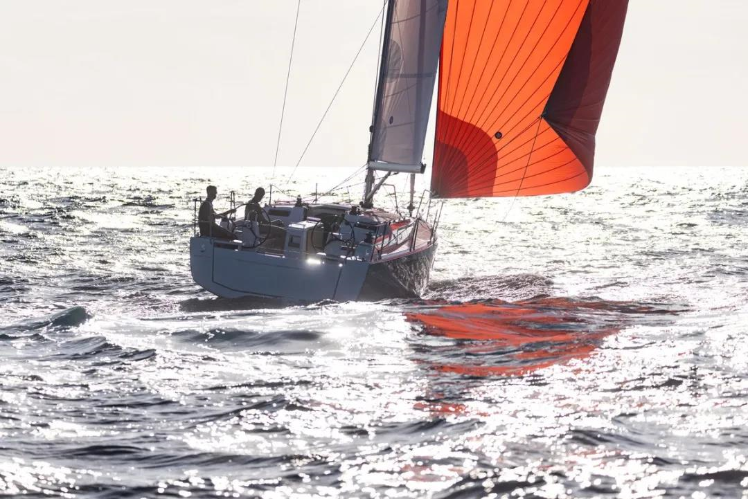 官方图片发布：博纳多全新帆船遨享仕34.1