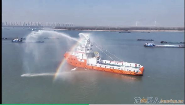 江苏海事举行多用途应急救援拖轮“苏海01”轮入列仪式
