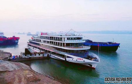 鑫汇船舶建造全球载电量最大纯电动游轮“长江三峡1”号完成舾装离港