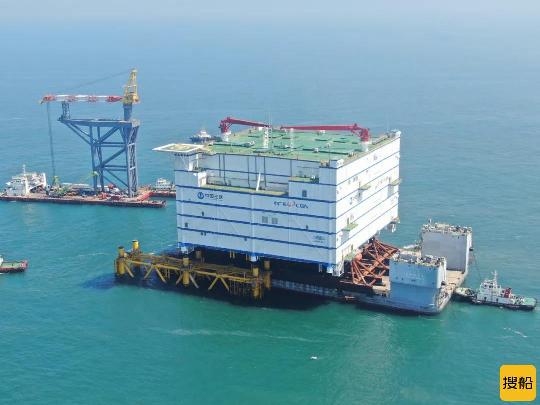 2.2万吨“巨兽”安家！如东海上风电柔直换流站安装成功