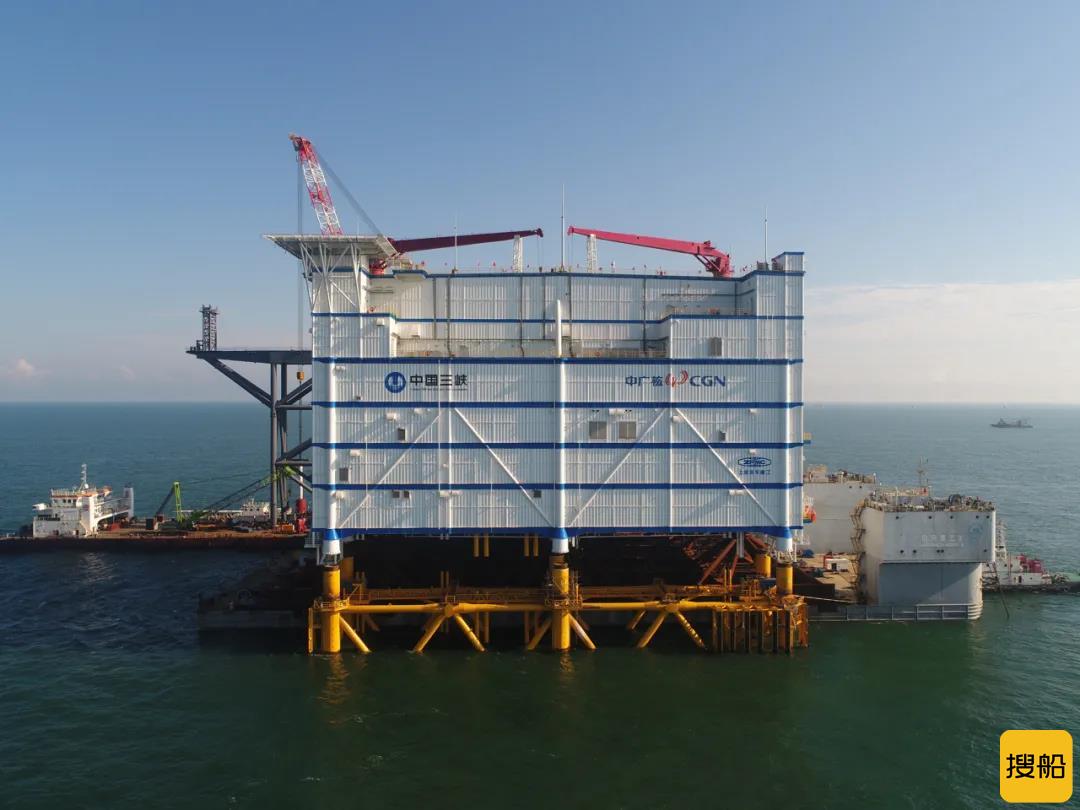 2.2万吨“巨兽”安家!如东海上风电柔直换流站安装成功
