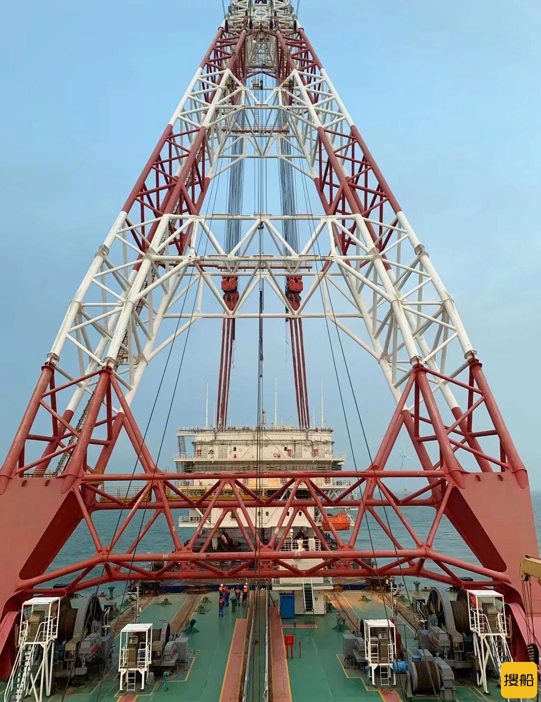 “新振浮7”轮连续吊装江苏如东H2#、H8#项目海上升压站